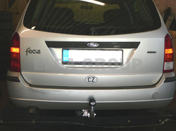 Tažné zařízení Ford Focus kombi 1998-2005, pevný čep 2 šrouby, Galia