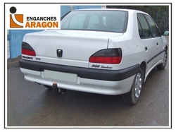 Tažné zařízení Peugeot 306 sedan 1995-2002, pevné, Aragon