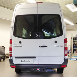 Tažné zařízení Volkswagen Crafter skříň 3,0t / 3,5t / 4,6t (MWB+LWB+XL) 2006-2016, příruba 4 šr., Bosal-Oris