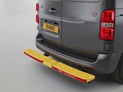 Trojitý schůdek Maxus Deliver 9 20-, žlutý, Rhino AccessStep