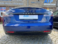 Zařízení pro nosiče kol Tesla Model S, vertikal