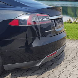 Zařízení pro nosiče kol Tesla Model S, vertikal